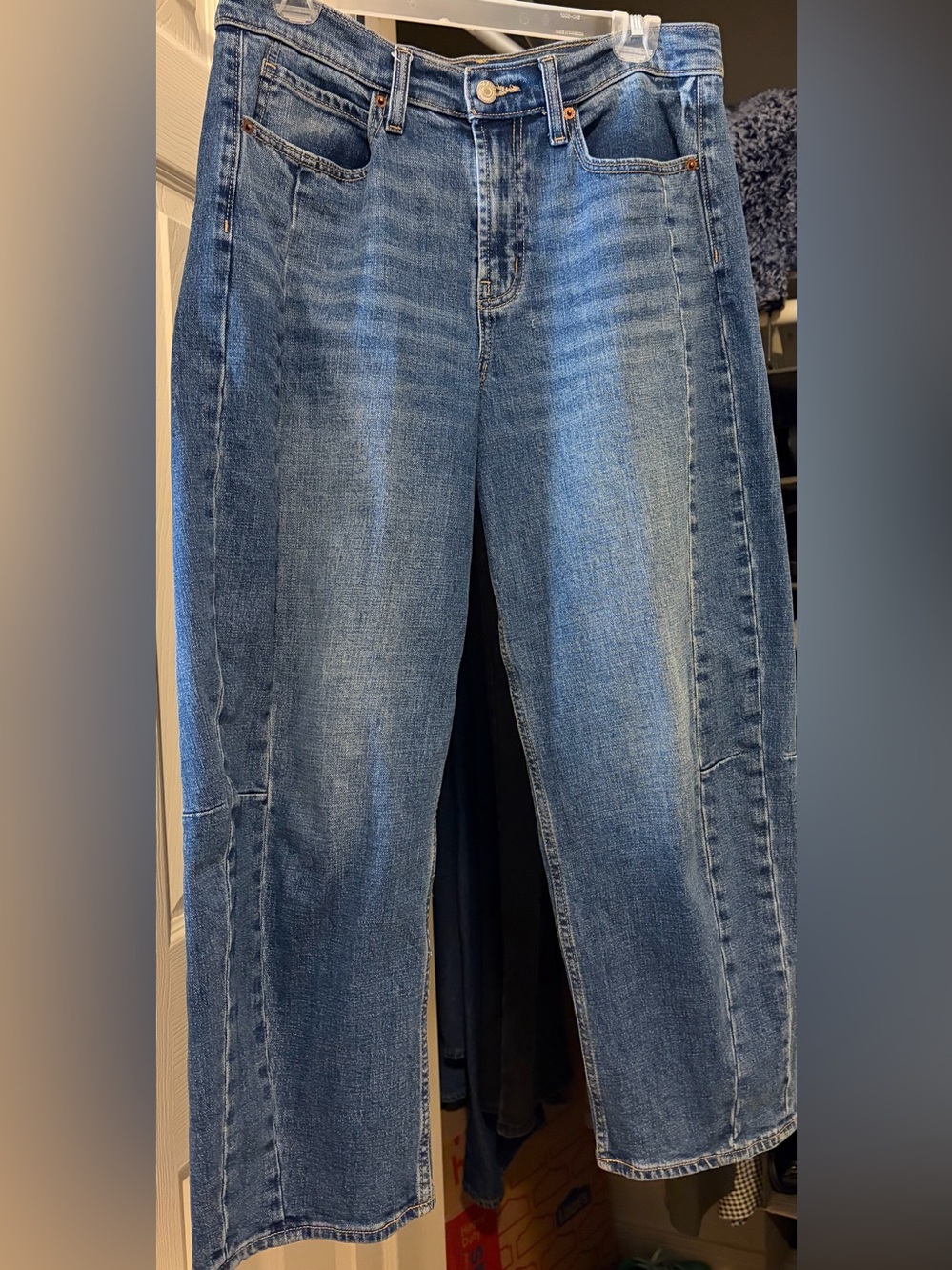 High waisted barrel ankle jeans
